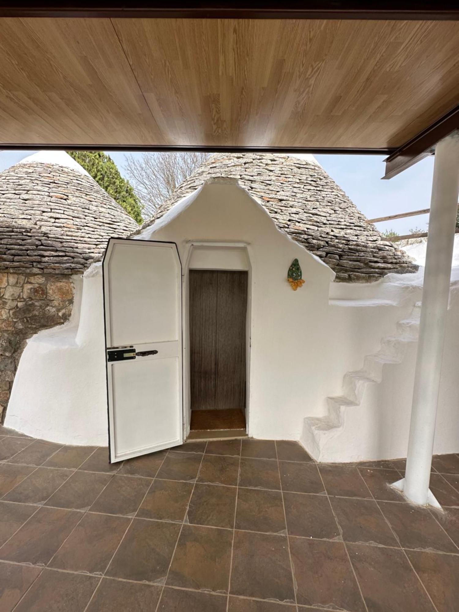 ノーチ Trulli In Contradaヴィラ エクステリア 写真